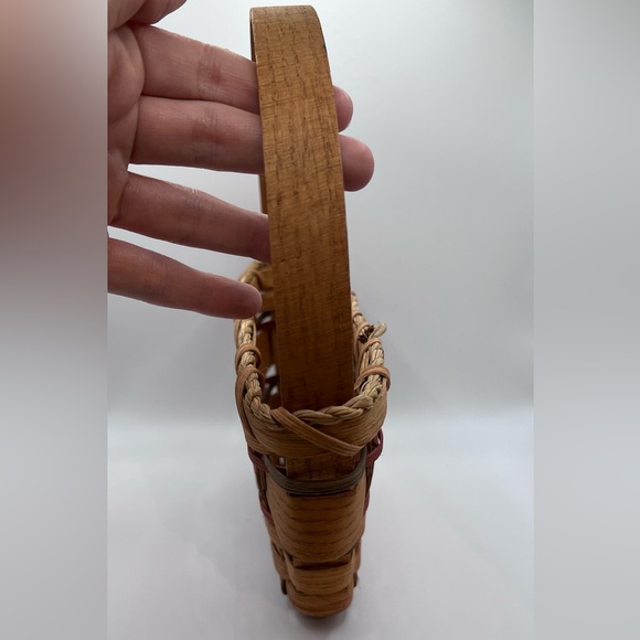 Vintage wall hanging basket hand painted birdhouses wicker rattan weave basket - Picture 3 of 10